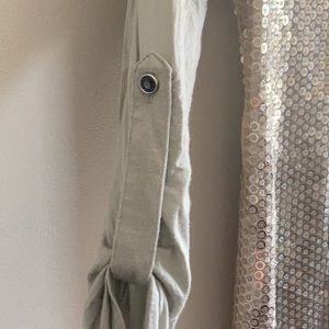 Buckle green gold 3/4 tee